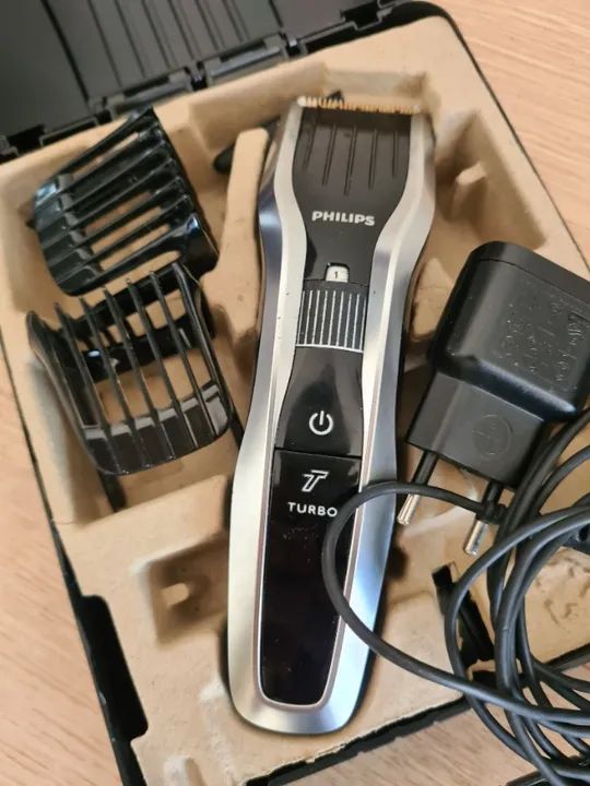 Máquina para cortar Cabelo e Barba Phillips Norelco HC5450/80