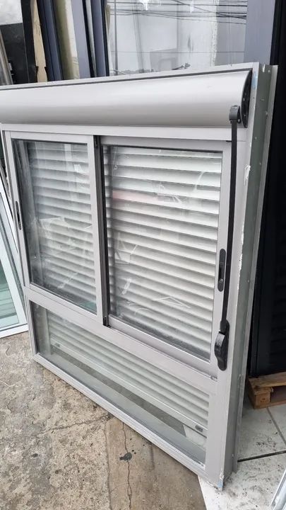 Janela Lidinese com persiana vidro Laminado 10mm - Foto 5