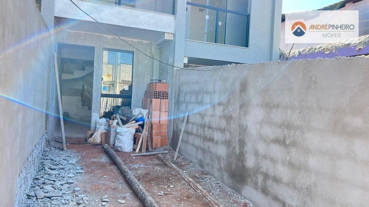 Casa geminada com entrada independente com 2 quartos à venda, 66 m² por R$ 465.000 - Jardi