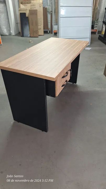Mesa de escritório com gaveta - Foto 5