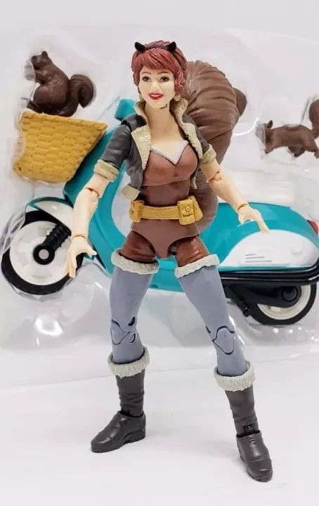 Marvel Legends Garota Esquilo Squirrel Girl com Scooter - Hobbies