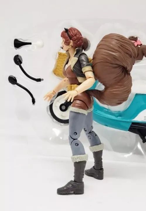 Marvel Legends Garota Esquilo Squirrel Girl com Scooter - Foto 5