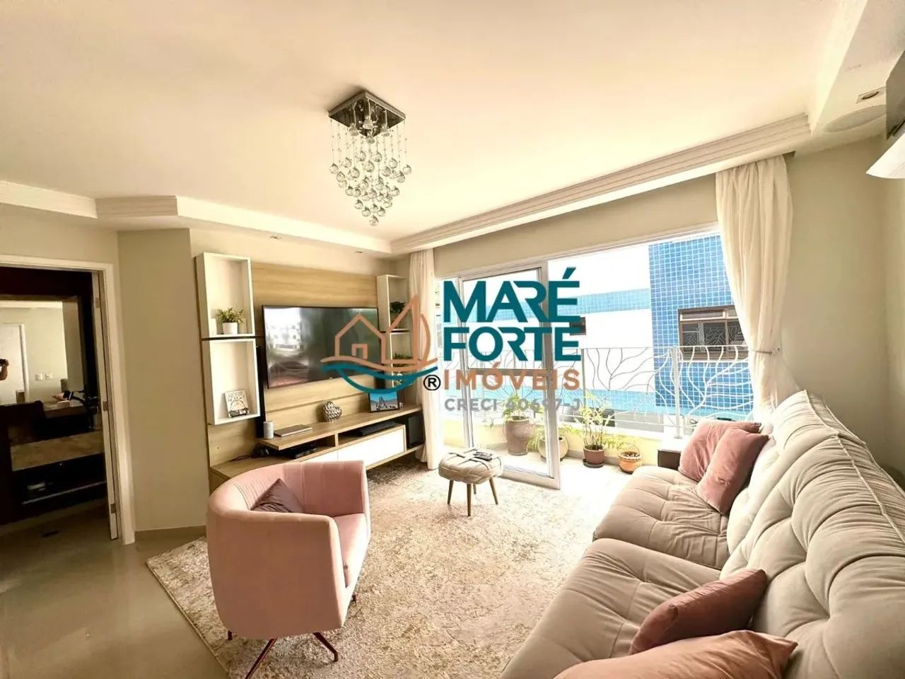 Apartamento amplo e com varanda gourmet no bairro do Itaguá