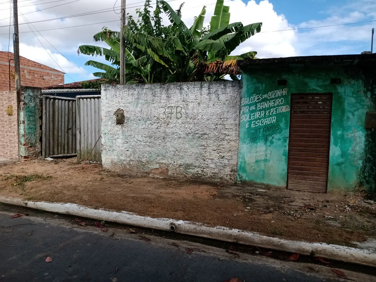 Casa com terreno