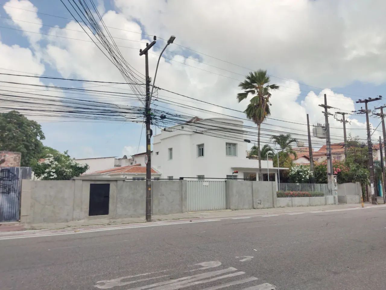 BENFICA - PRÉDIO COMERCIAL - AV. DA UNIVERSIDADE 2596, Prédio com 02 Pisos, área do terren