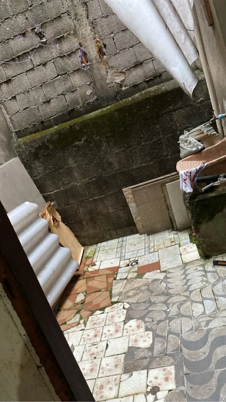 Quintal com 2 casas 