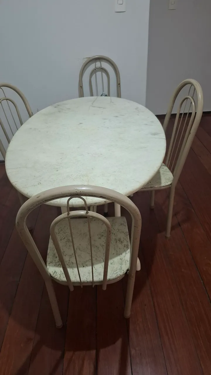 Conjunto de mesa de jantar com 4 cadeiras