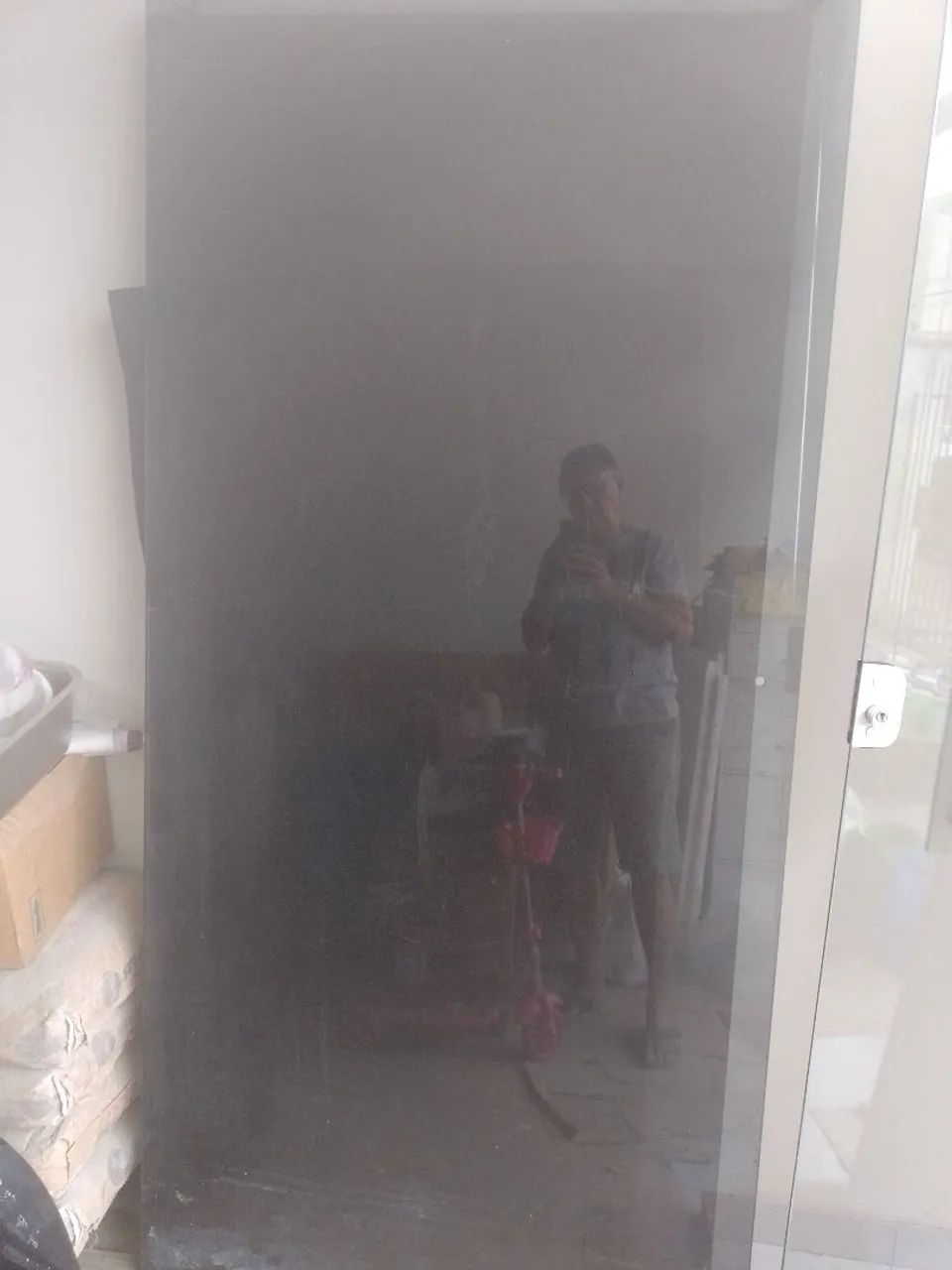 Box de banheiro vidro fumê medindo 90 cm de largura por 1.90 m de altura completo