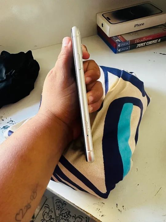iPhone 11 para retirada de peças  - Foto 2