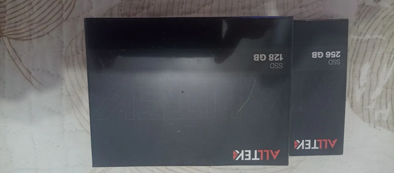 Vendo 2 SSDs ALLTEK 128GB e 256GB