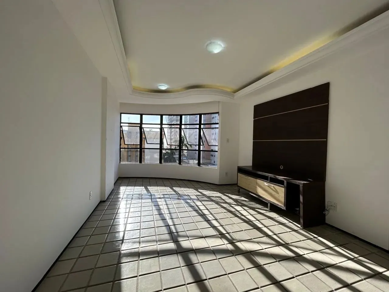 APARTAMENTO PARA ALUGAR NA PONTA D`AREIA (4 QUARTOS, 2 SENDO SUITES, 3 BANHEIROS, 2 SALAS,