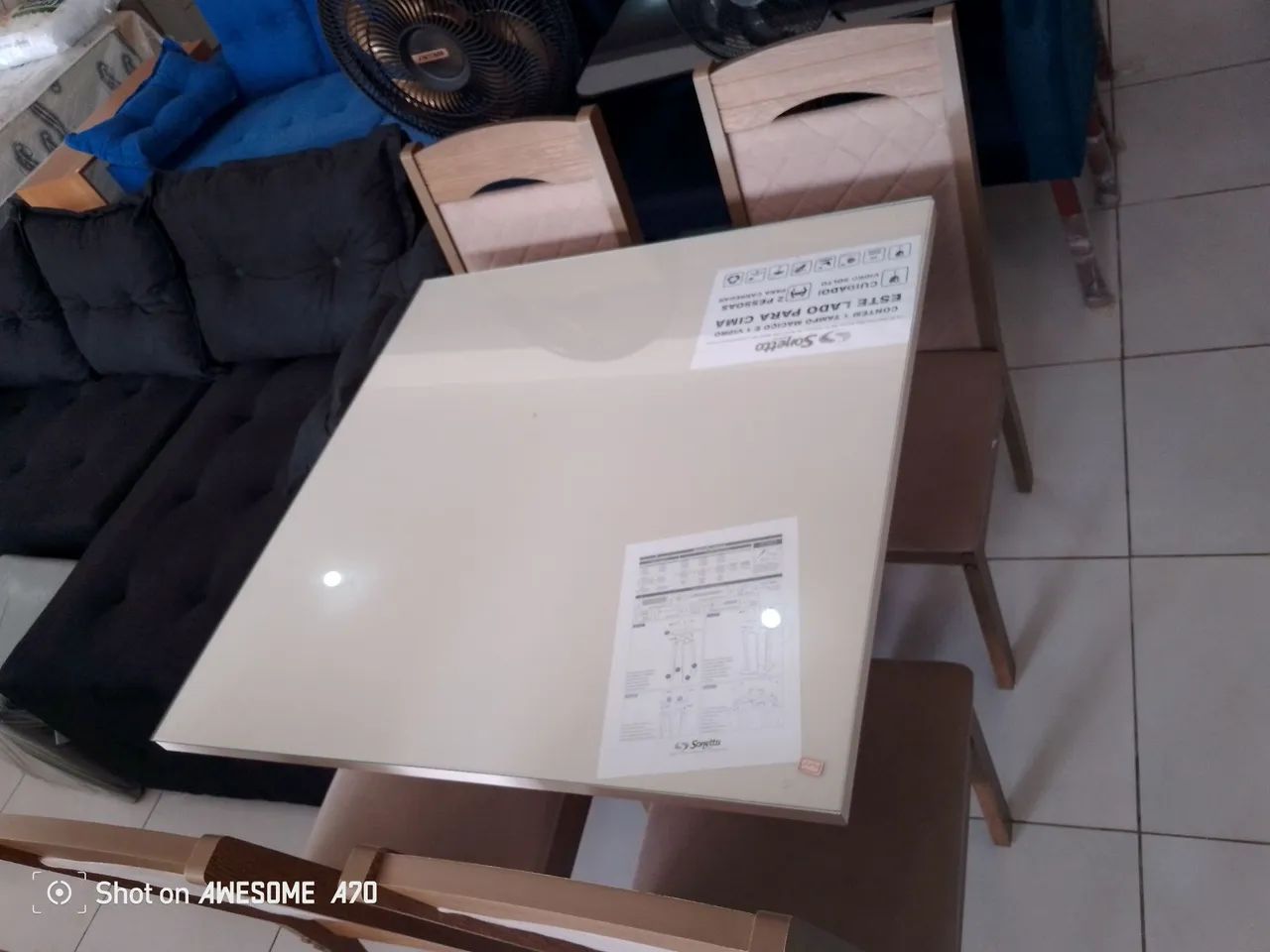 Mesa quadrada com tampo de vidro - ENTREGA E MONTAGEM GRÁTIS 