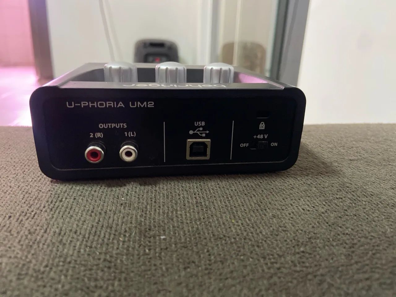 INTERFACE DE ÁUDIO BEHRINGER UM2 - Foto 3