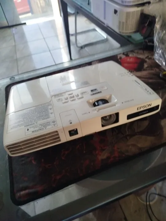 Projetor Epson super fino e leve imagem hd wxga HDMI e wifi