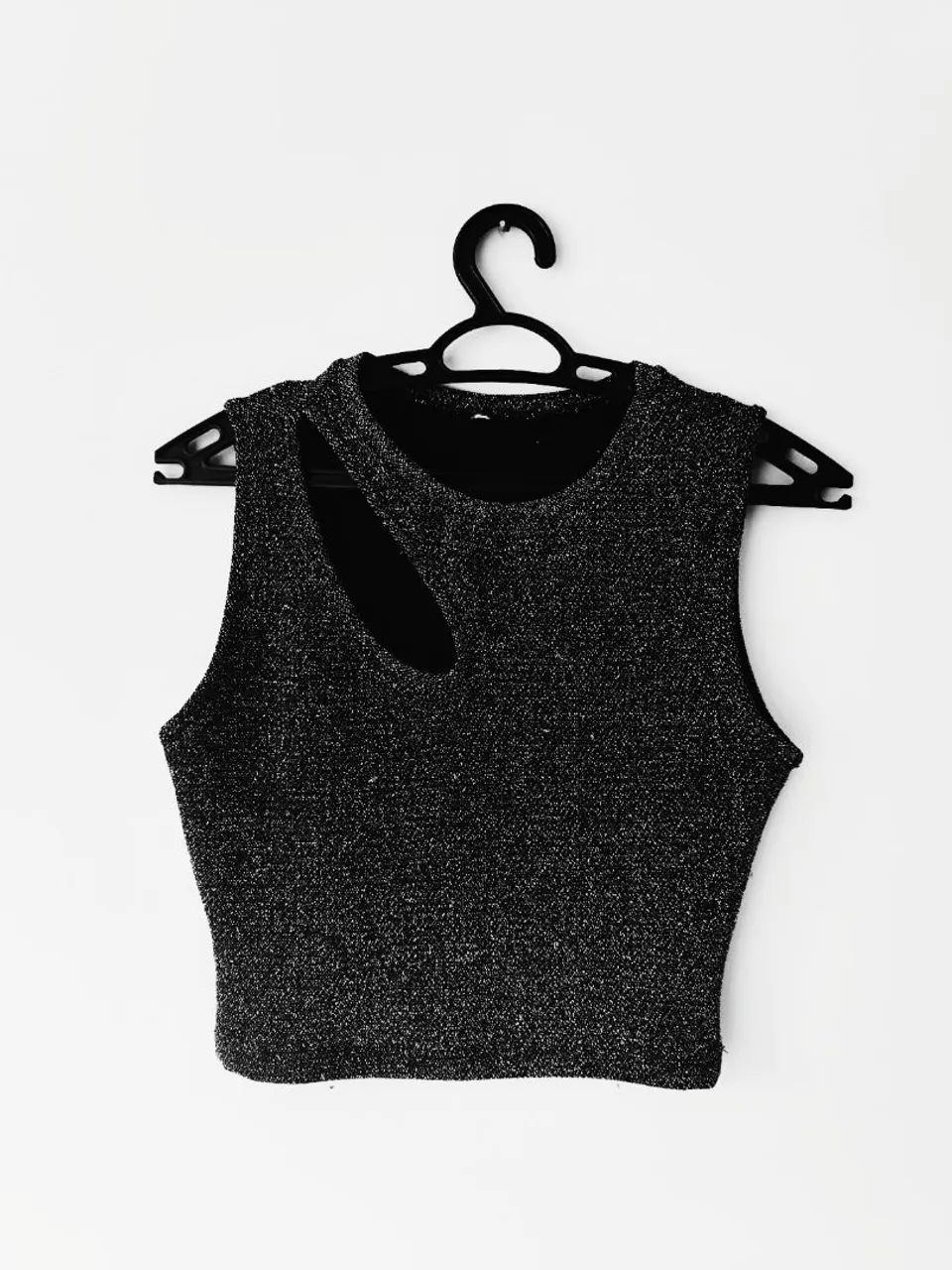 Blusa colada com fenda na lateral de glitter