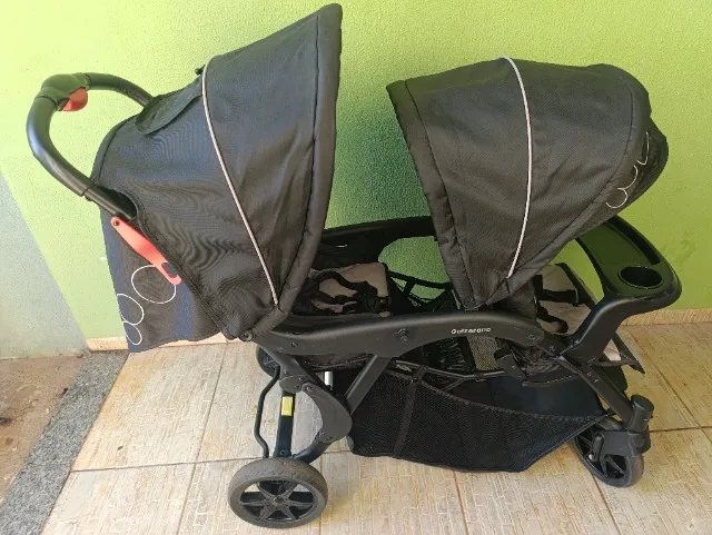 Carrinho de bebê para gêmeos