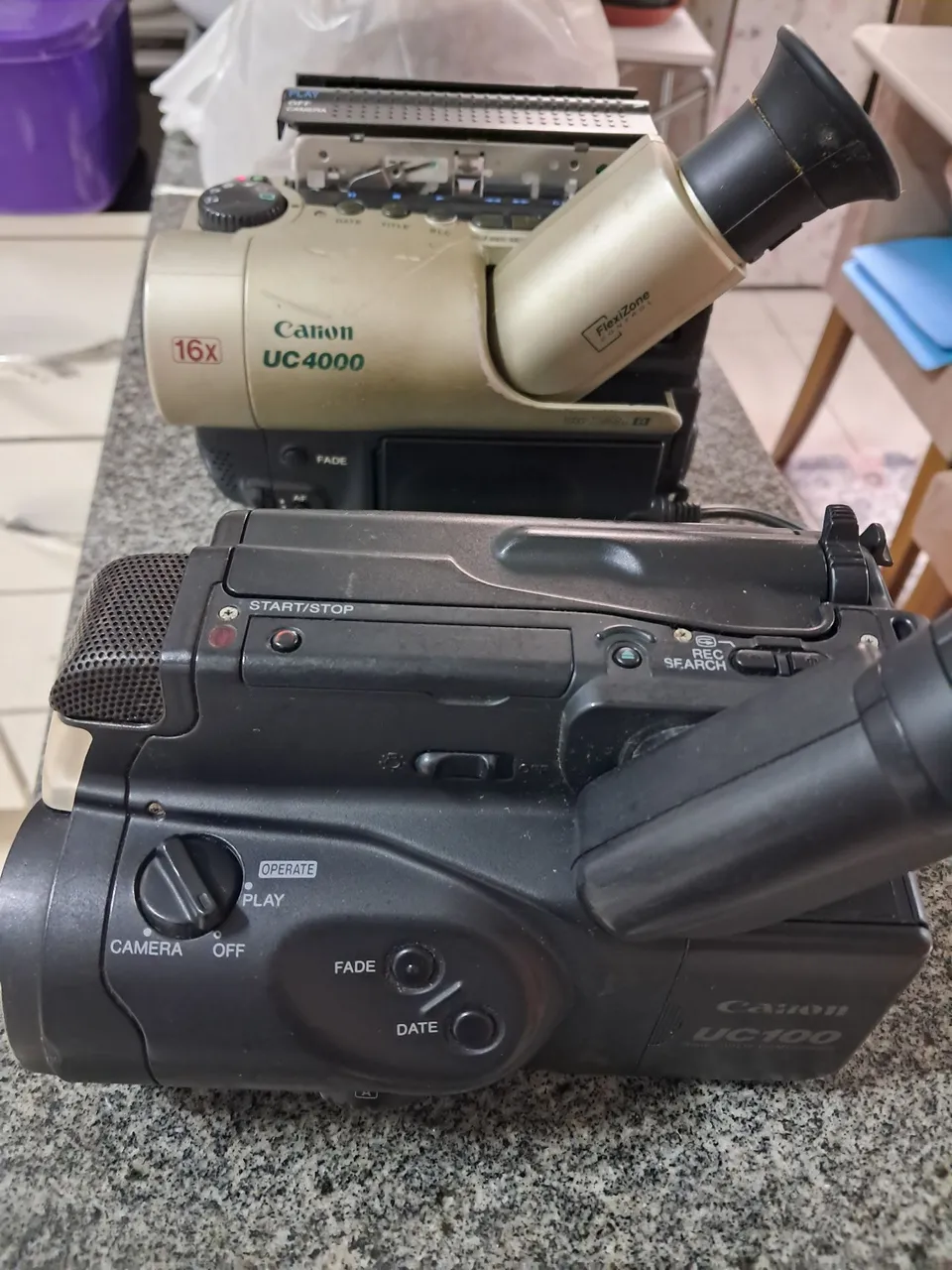 Filmadoras Canon UC4000 e UC100