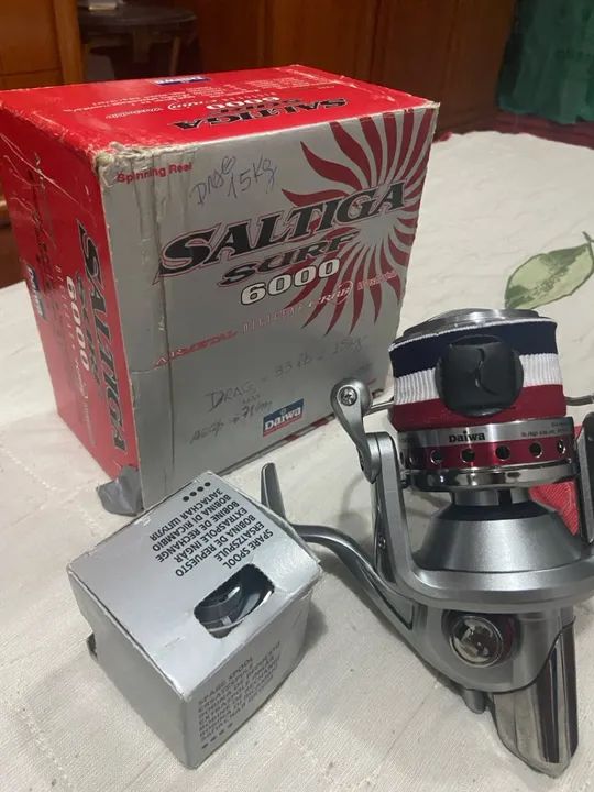Molinete de Pesca Daiwa Saltiga Surf 6000 - Foto 5