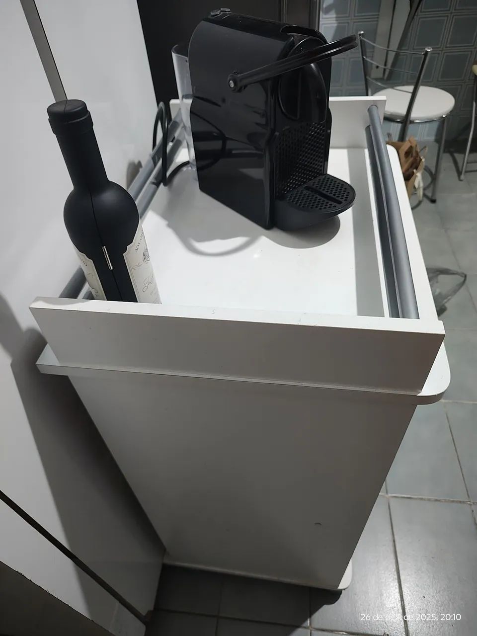 DUAS MESINHAS DE BAR 