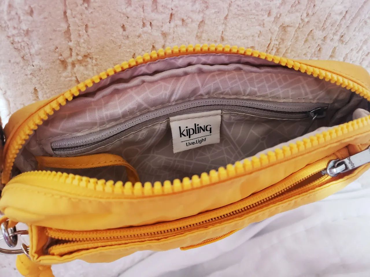 Bolsa Amarela Abanu - Kipling - Foto 4