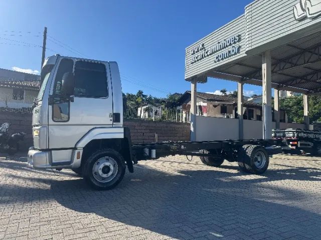 Ford Cargo 815 Ano 2011 Com AC