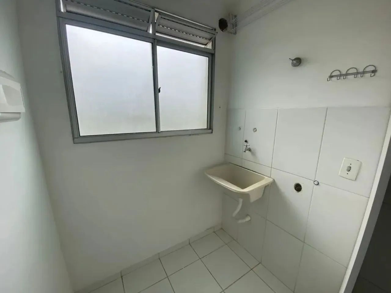Apartamento com 2 quartos para alugar por R$ 1200.00, 54.00 m2 - UMBARA - CURITIBA/PR - Foto 4