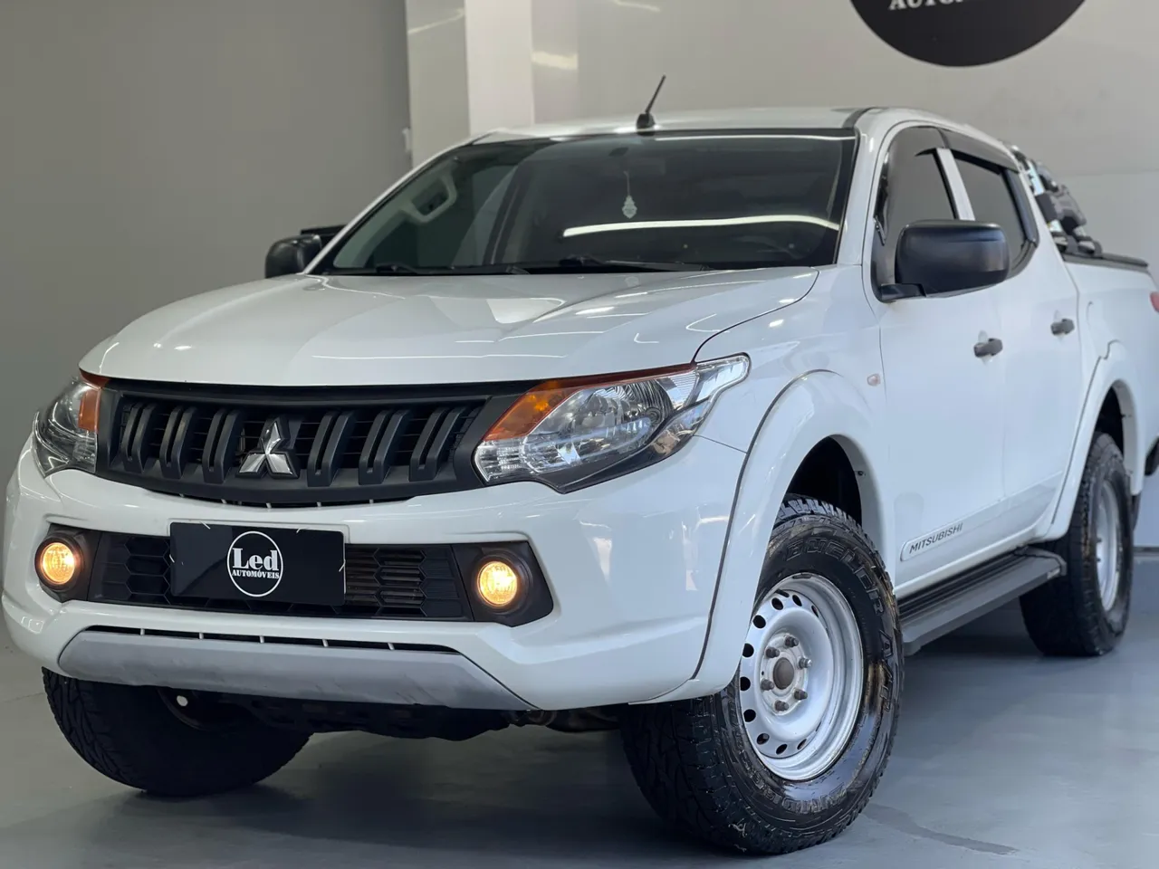 MITSUBISHI L200 Tri. Outd. GLX 2.4 CD 4x4 Die. Mec.