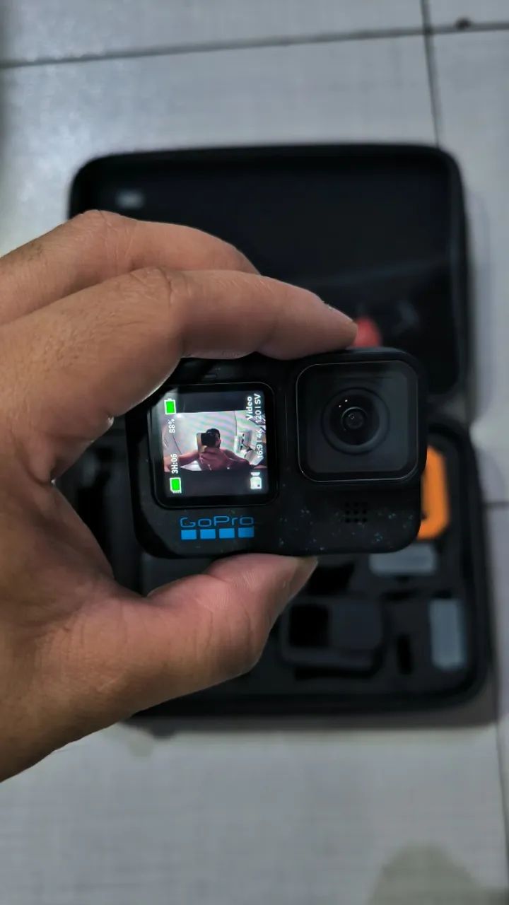 GOPRO HERO BLACK 12 + 3 BATERIAS + ACESSÓRIOS (2 MESES DE POUCO USO) - Foto 2