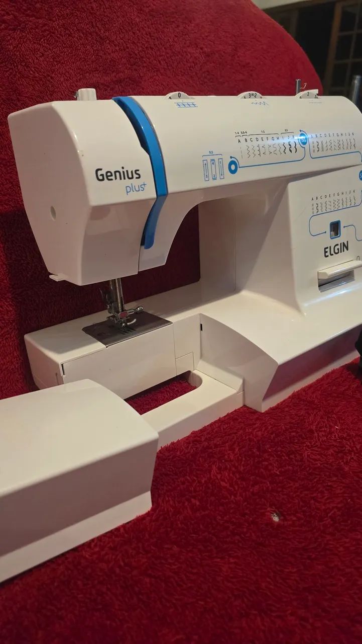 Maquina de costura Elgin Genius Plus - Foto 2