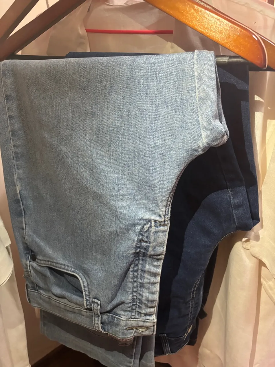 Calças Jeans - Azul Claro e Escuro