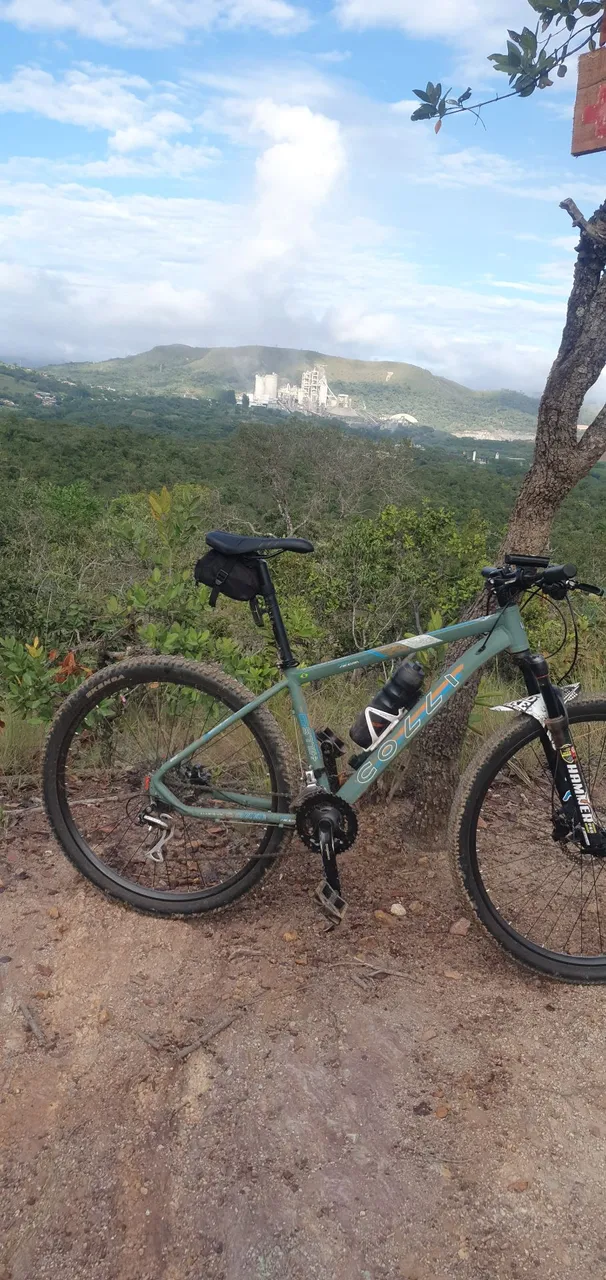 Vende-se bike colli shimano aro 29 valor negociável pagamento sendo Dinheiro o pix