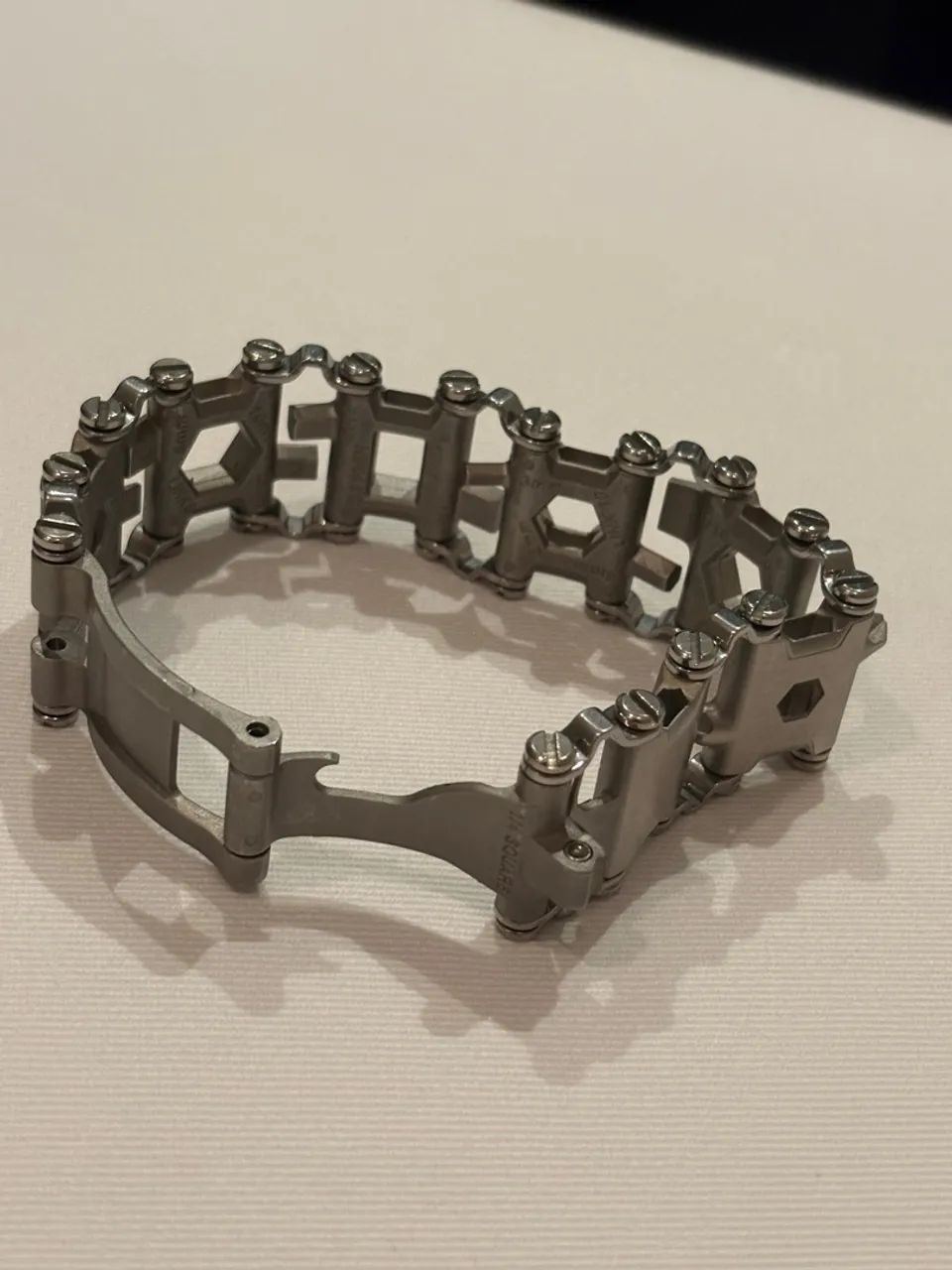 Bracelete Masculino Multi-Ferramentas em Aço Inoxidável - Estilo Tático - Foto 2