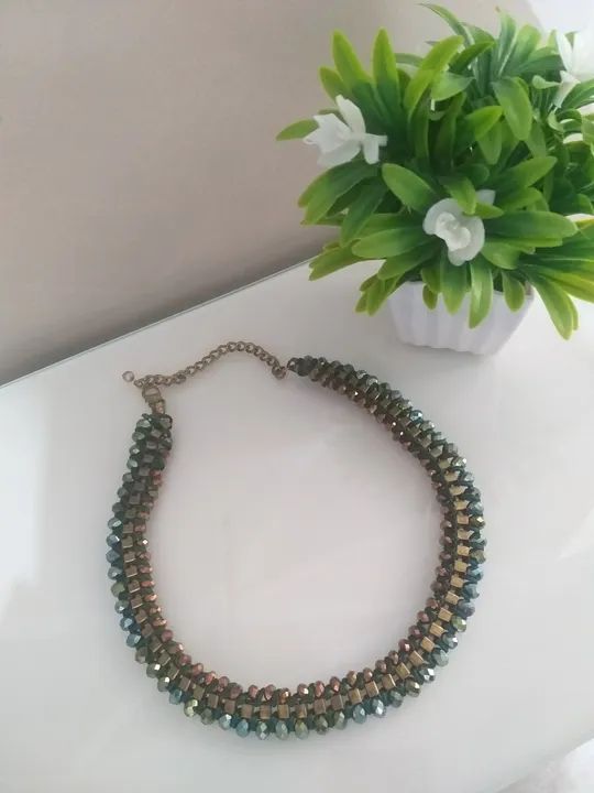 Colar de pedraria miçangas