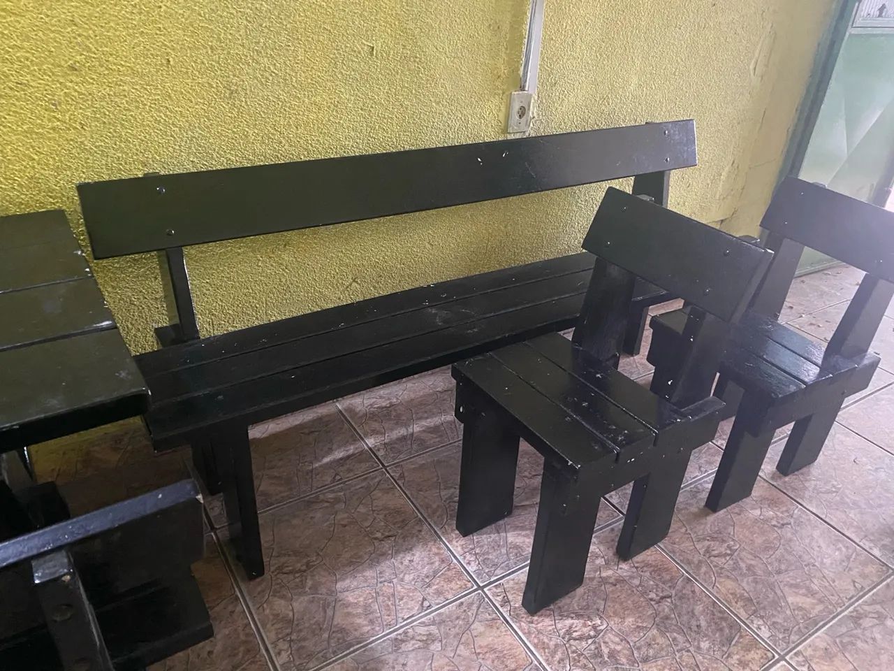 Mesa com banco de madeira maciça  - Foto 4