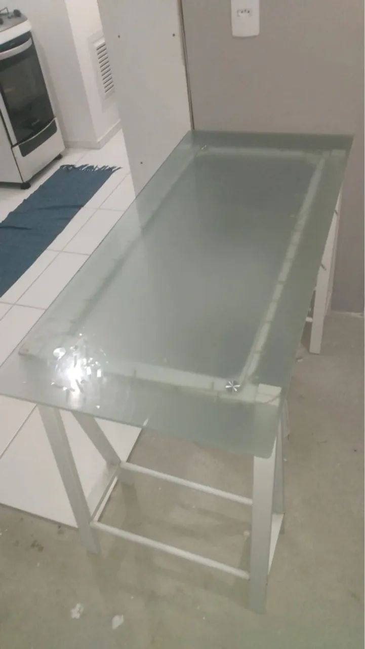 Mesa de vidro em estrutura de ferro - Foto 2