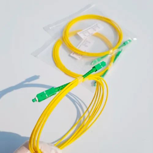 2 Cabos 2mt cada de fibra óptica internet patch cord apc monomodo simplex 2mt gigabit - Foto 2