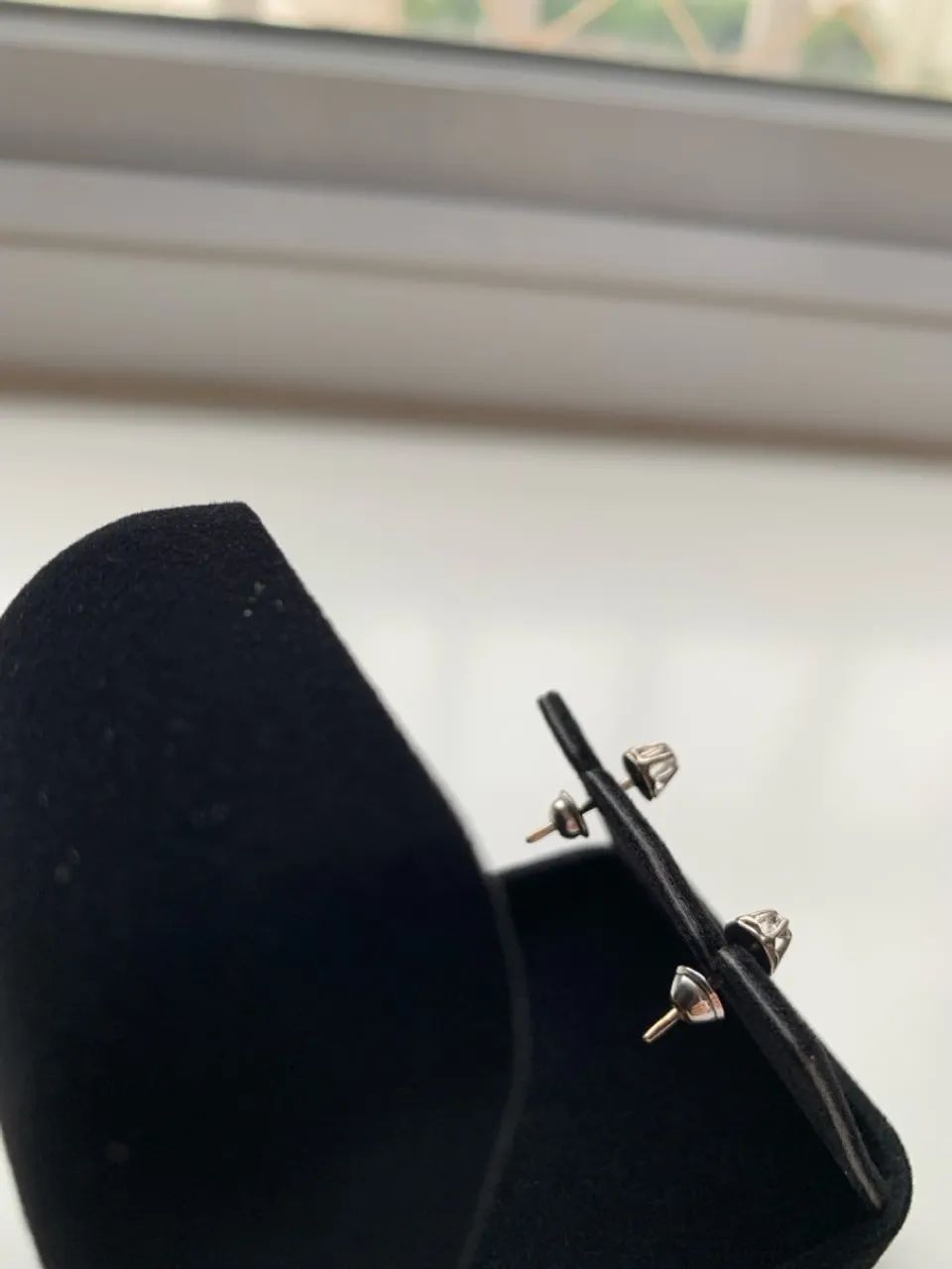 Antigo brinco em ouro com diamante. - Foto 4
