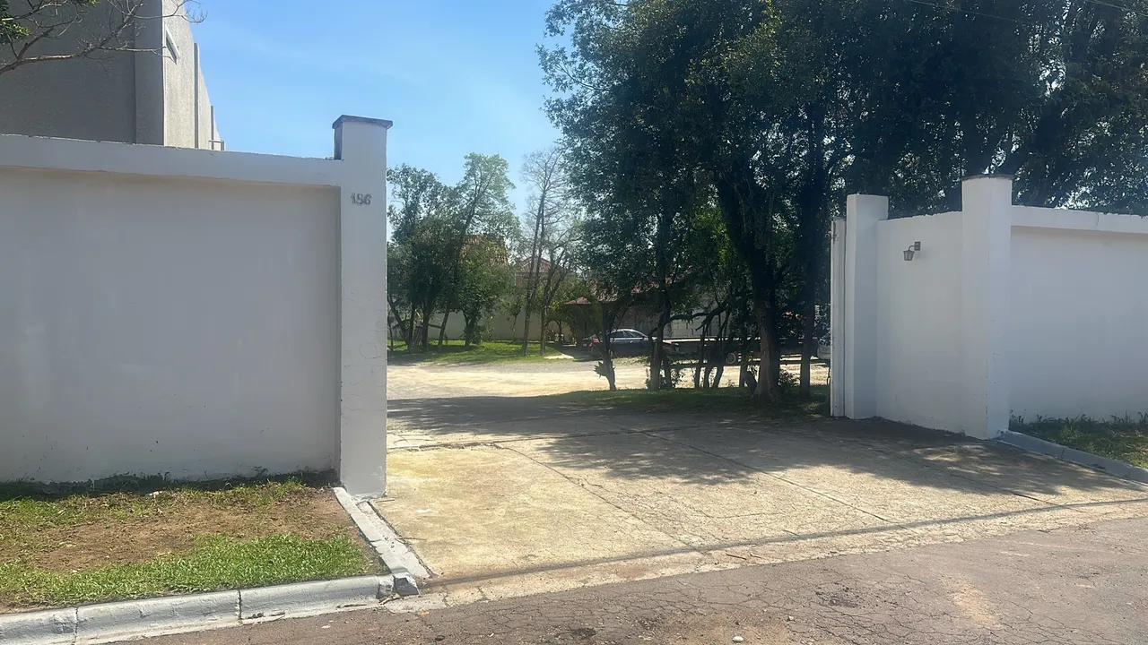 Galpao, escritorio, patio e casa