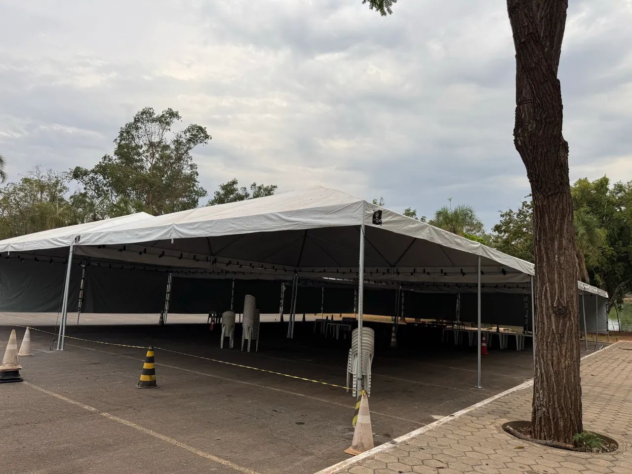 VENDE SE TENDA PIRAMIDAL 10x10, 5x5, 6x6. - Foto 3