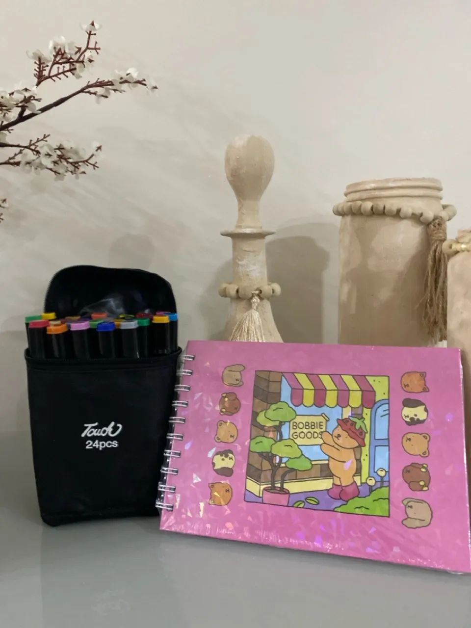 Kit de Canetas Touch 24 cores e Caderno Bobbie Goods