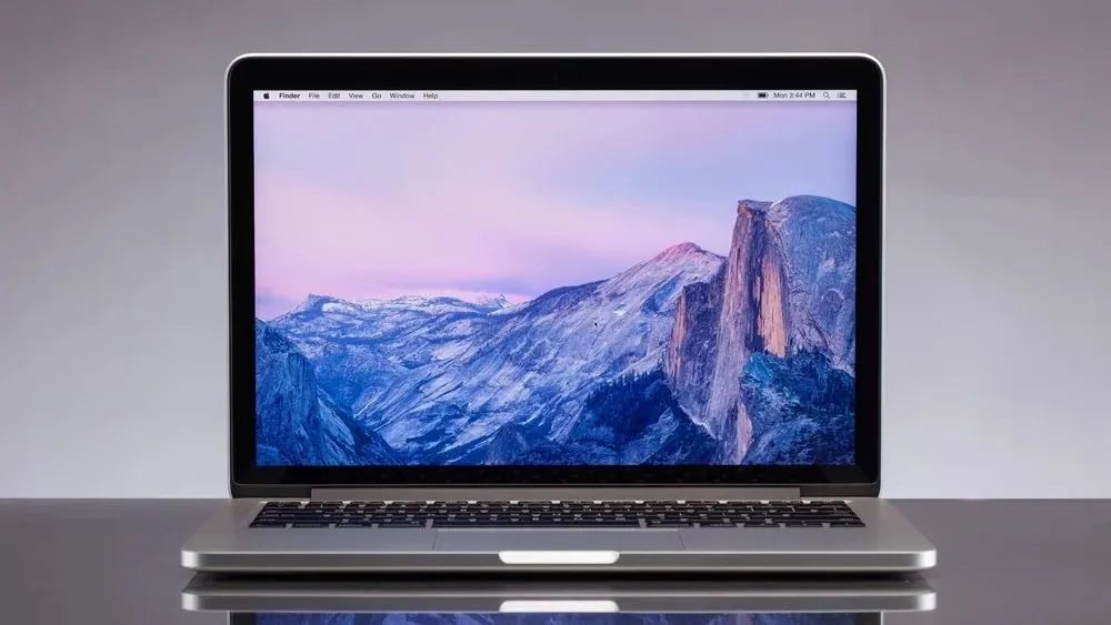 macbook pro early 2015