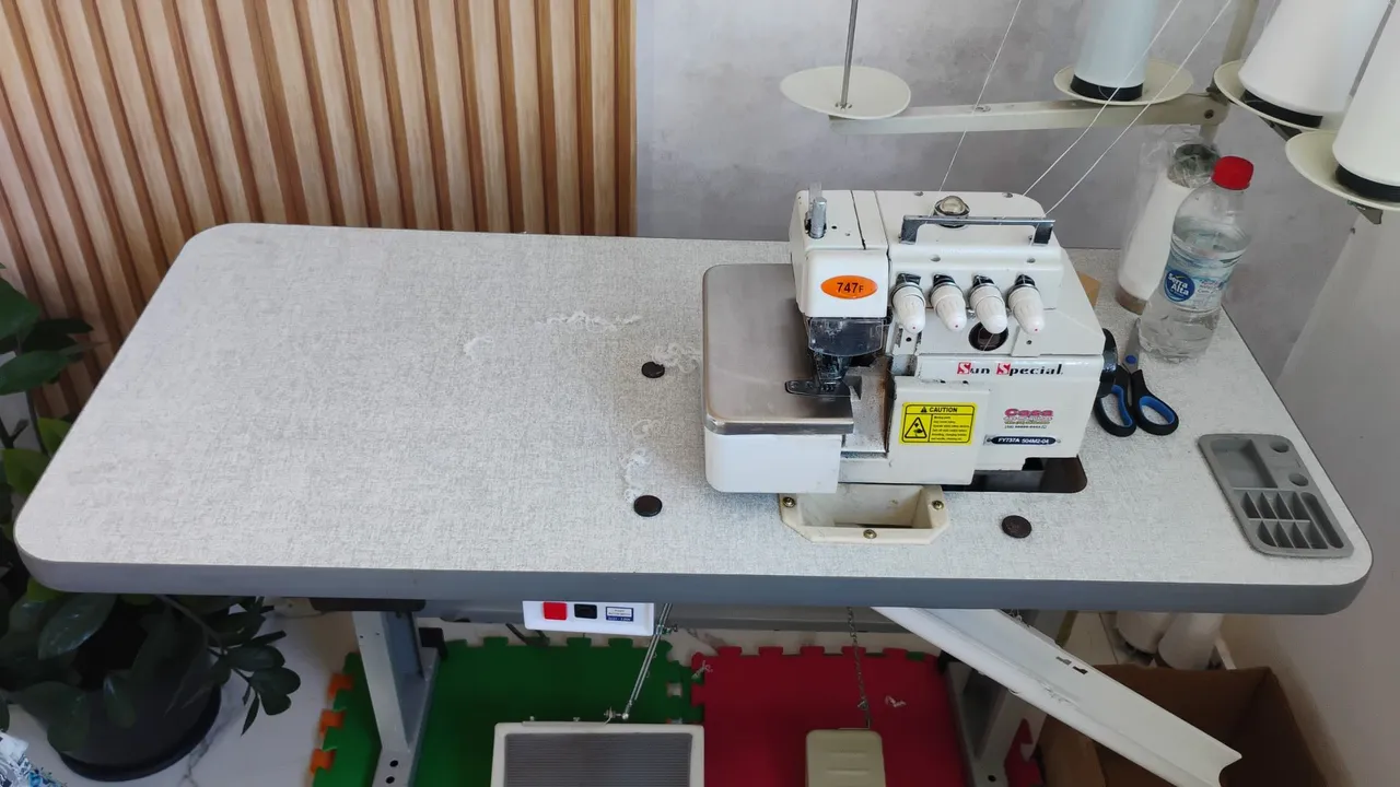 Máquina de Costura Overlock ponto cadeia Sun Special