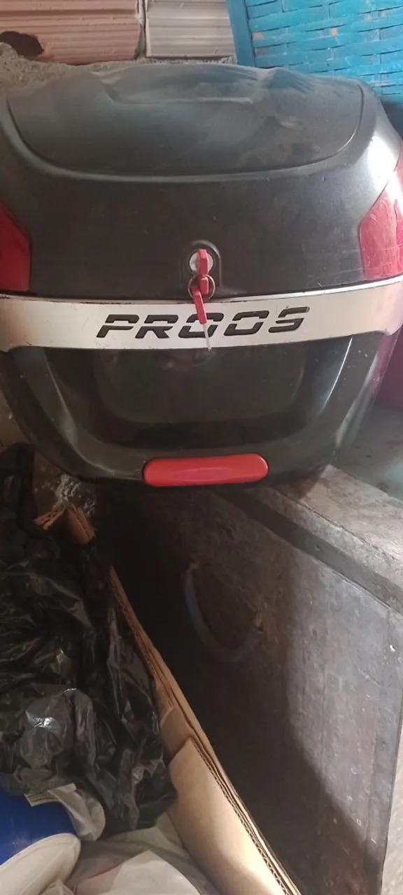 Baú para Moto PRO'S 150/reais