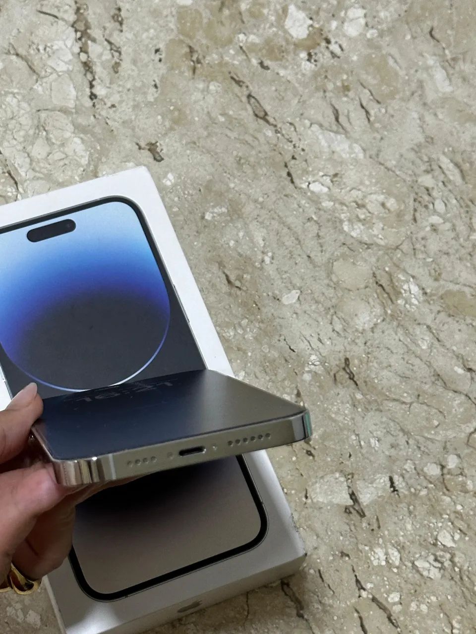 iPhone 14 Pro シルバー iPhone 14 Pro 256GB - シルバー（SIMフリー）[整備済製品] - Apple