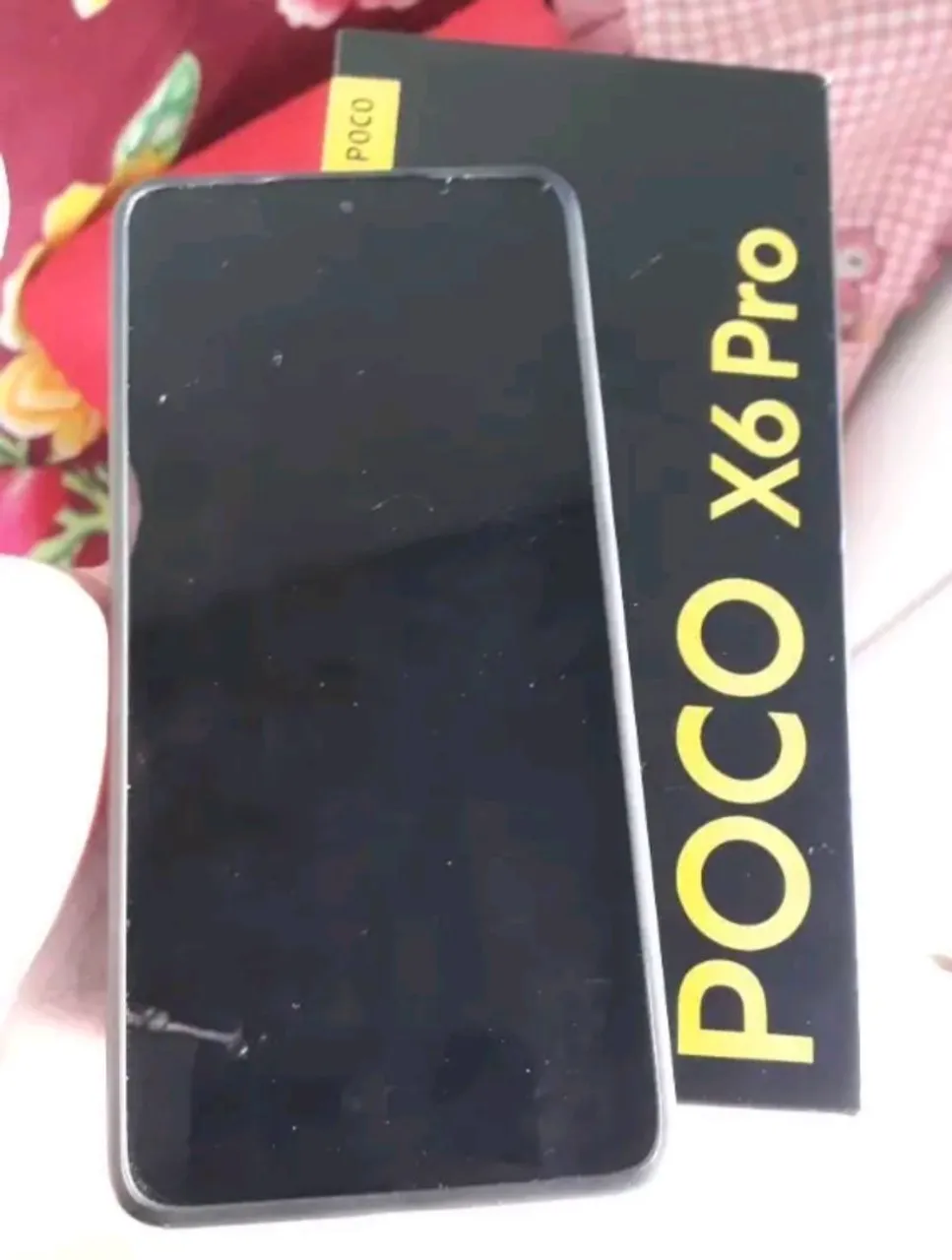 Vendo xiomi x6 pro 512 GB , 12 RAM ,5 meses de usso apenas com esse trincado de 3 cm