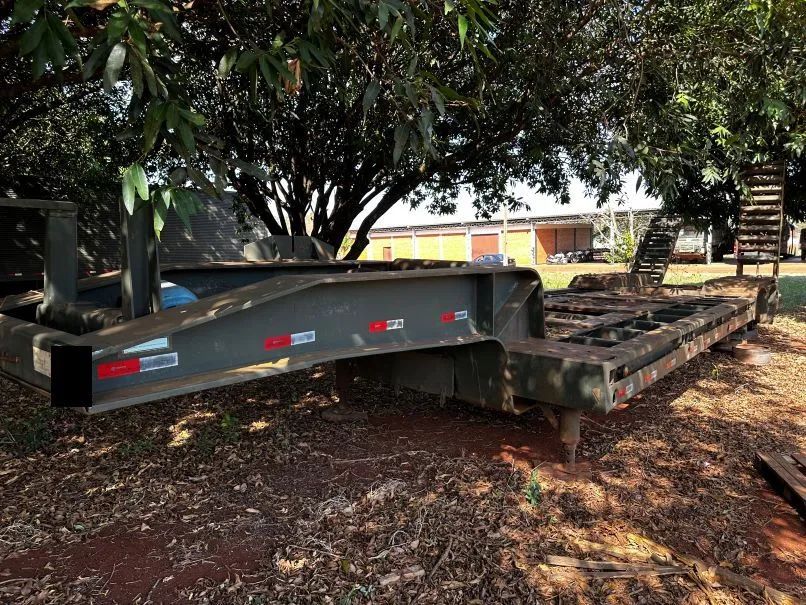 Carreta prancha para transporte de máquinas e equipamentos Randon 2 eixos