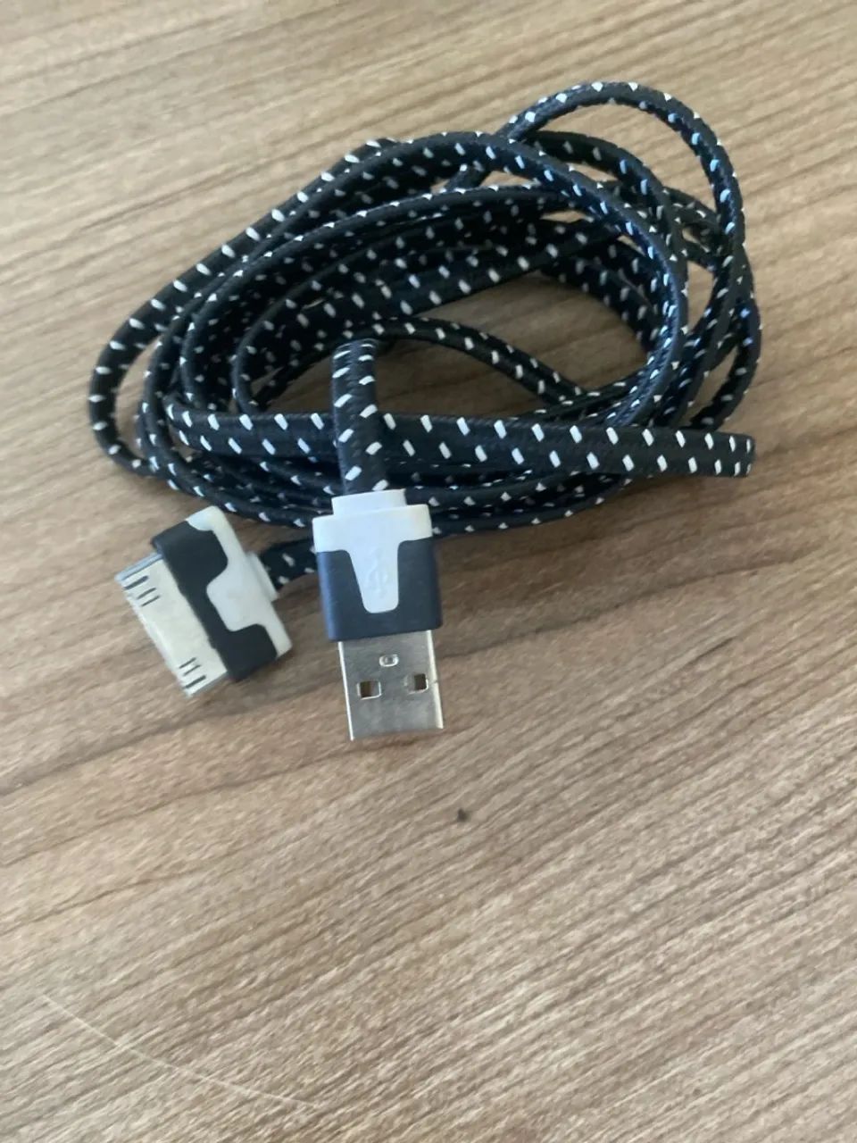 Cabo reforçado para tablet