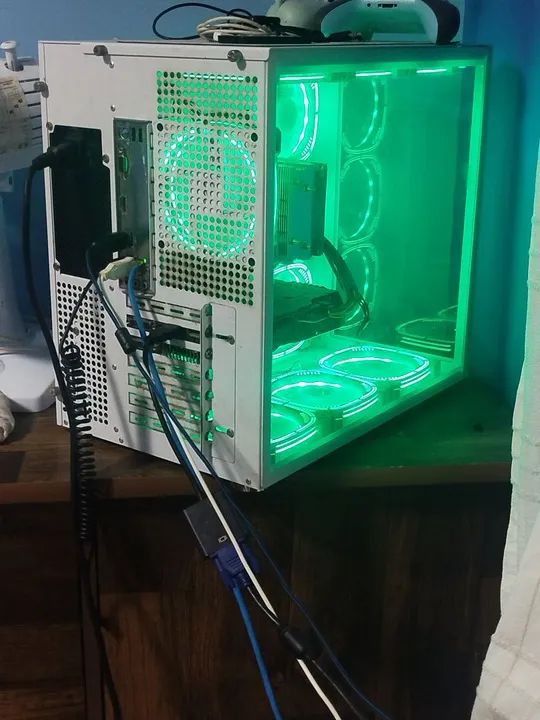 Cpu gamer e peças pra rodas todos os jogos da atualidade Teclado Mecânico Gamer RGB - Foto 4