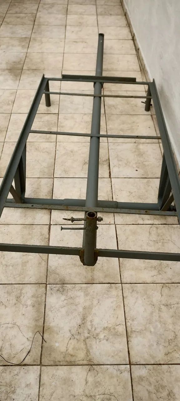 Estrutura de cama de ferro