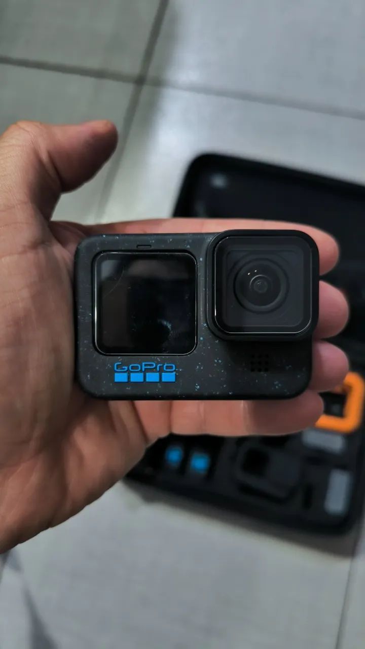 GOPRO HERO BLACK 12 + 3 BATERIAS + ACESSÓRIOS (2 MESES DE POUCO USO)